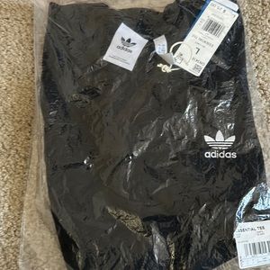 Adidas large men’s black shirt essential